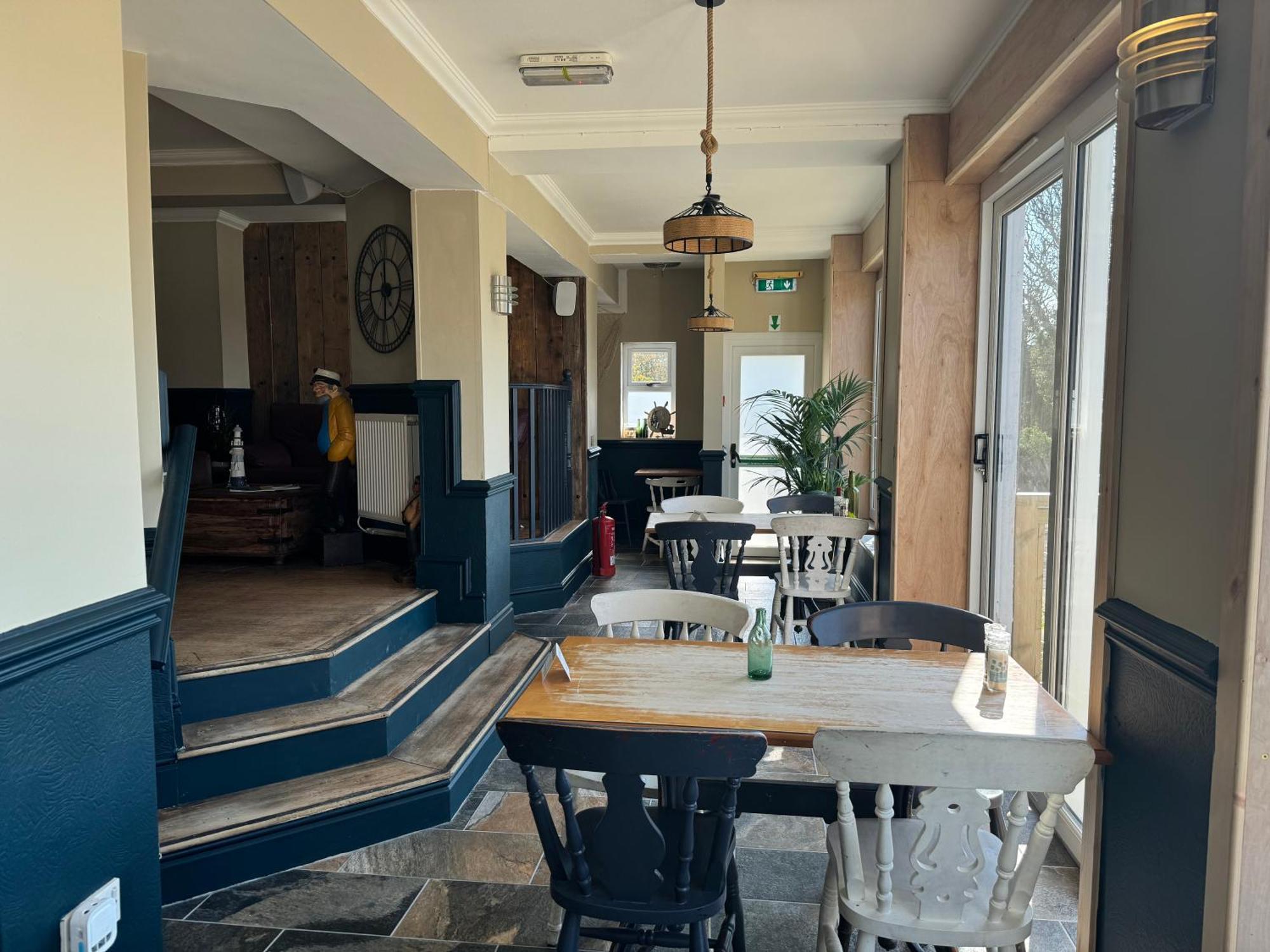 Отель The Harbour Bar & Bistro Семас-Бэй Экстерьер фото